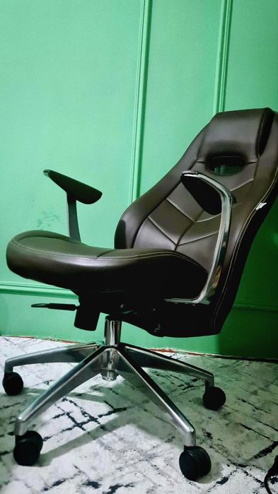 Кресло офисное ДАФНА