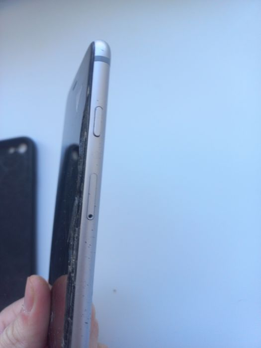 Продам айфон 6с 10к