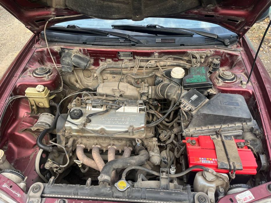 Продам машину митсубиси харизма