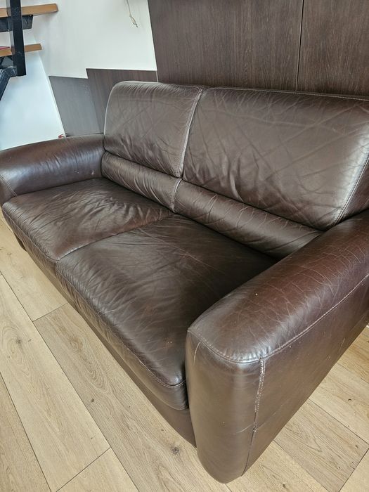 Canapea utilizata maro piele ecologica de doua persoane