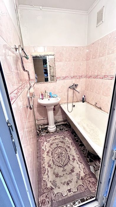 3 ком кв, 103 . 16 мкр. Сатылады