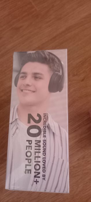 Наушники и муз колонка