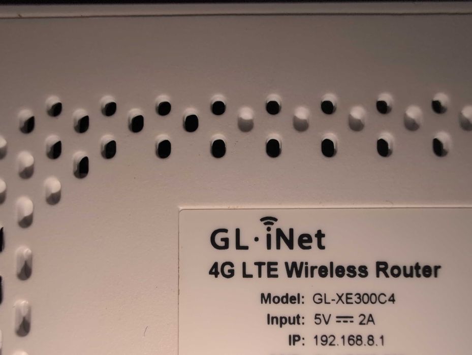 Router GL.iNet GL-XE300(Puli), Suporta Sim, Baterie integrata