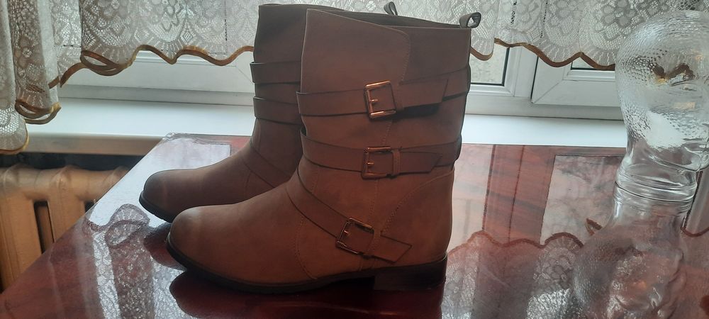 Продам сапоги полностью натуралка 41 размер