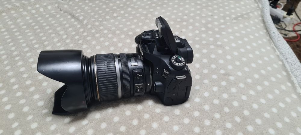 Body Canon 80 D Obiectul 17 /55  cu 2.8 și bliț 430EX