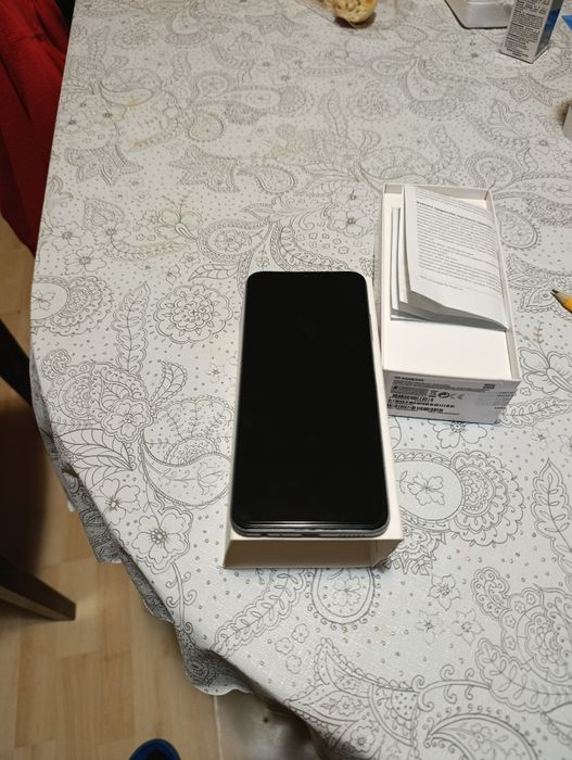 GSM  SAMSUNG A22 5 G  като нов  с 3  резервни стъклени протектори