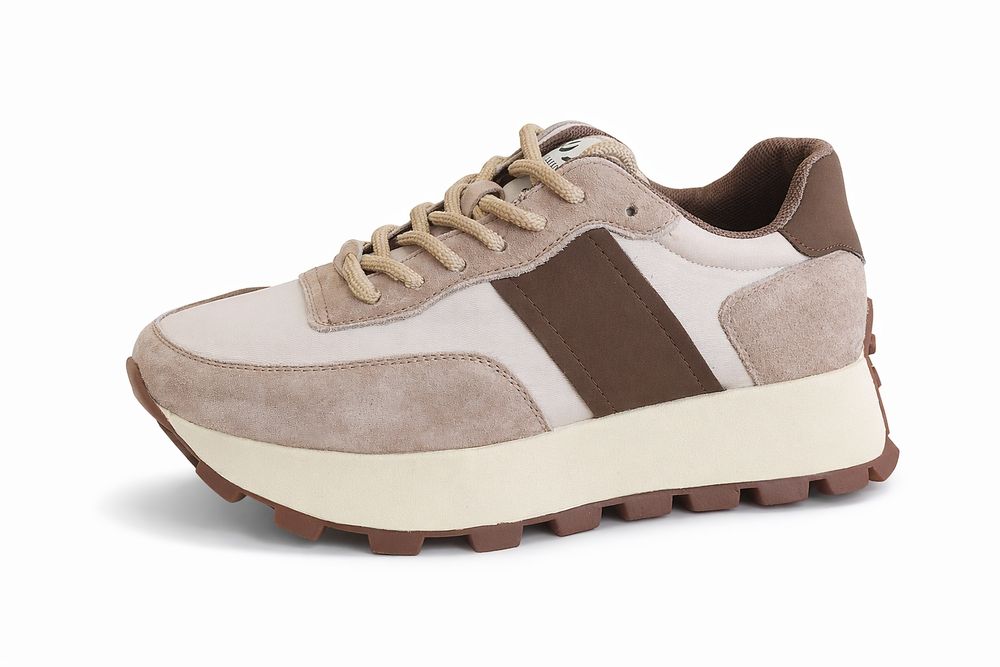 Продам женские кроссовки