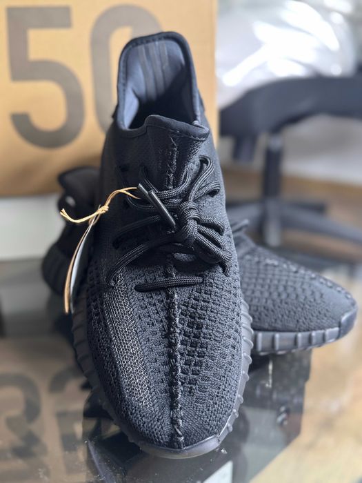 Adidas Yeezy Boost negri marimea 44