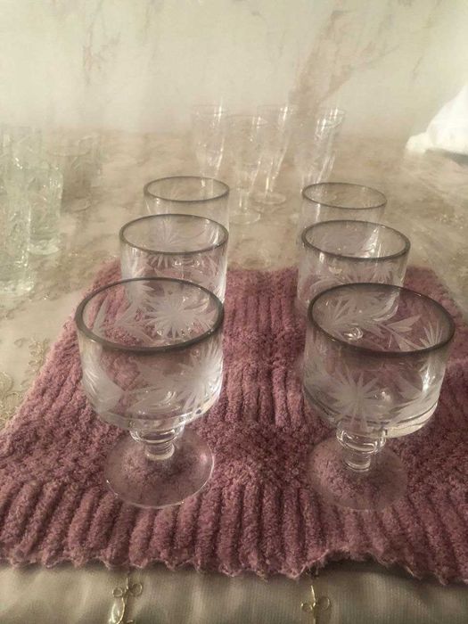 Хрустальные рюмки советские. Всего 22 штук.