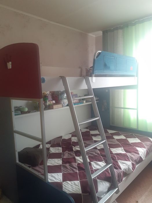 Двухярусная кровать