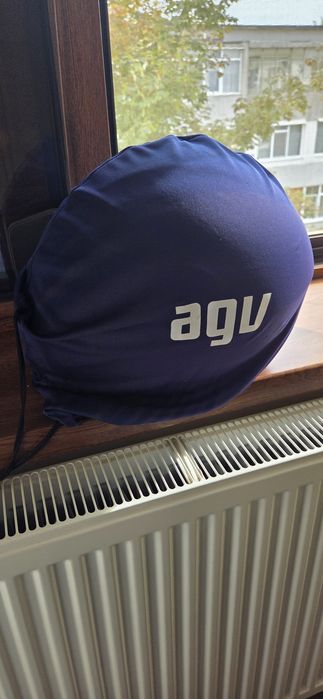 Vând casca moto AGV