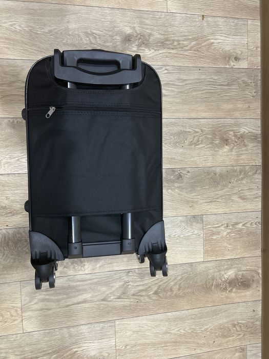 Чемоданнн новый китай