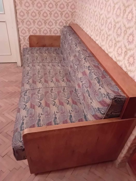 Разтегателна ретро кушетка