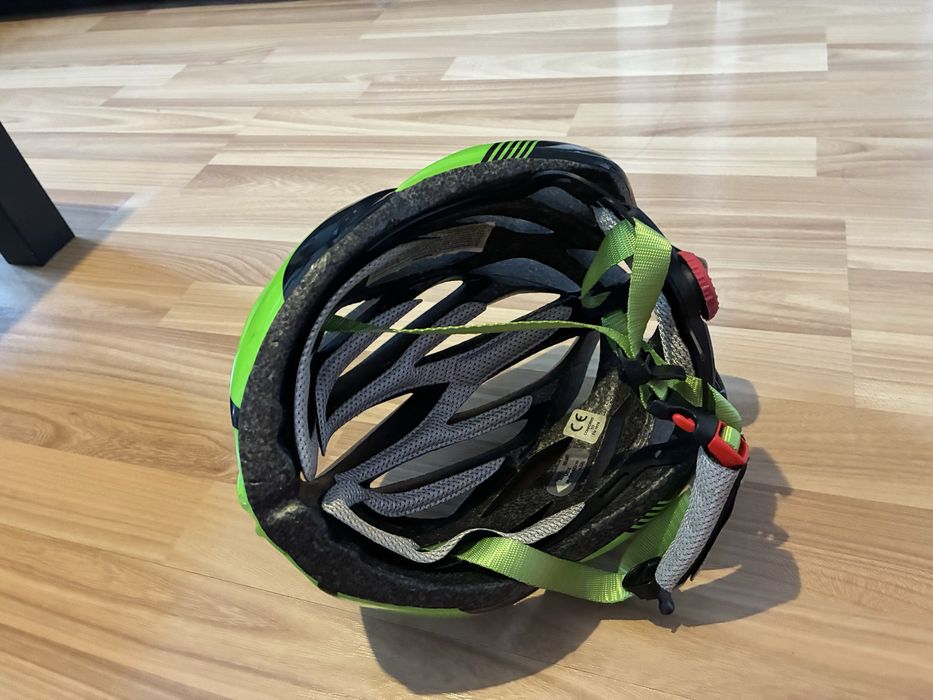 Casca bicicleta Pegas Omu