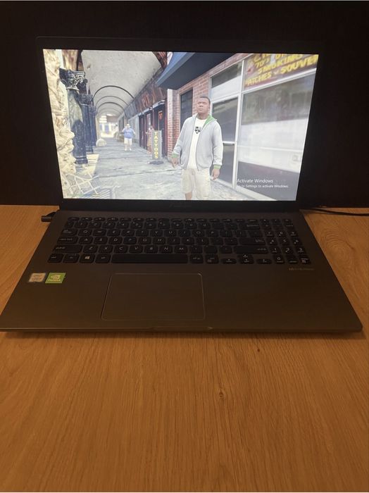 Laptop asus nividia (gta v,cs:go)
