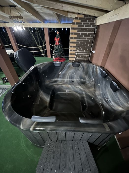 Ciubar jacuzii patrat