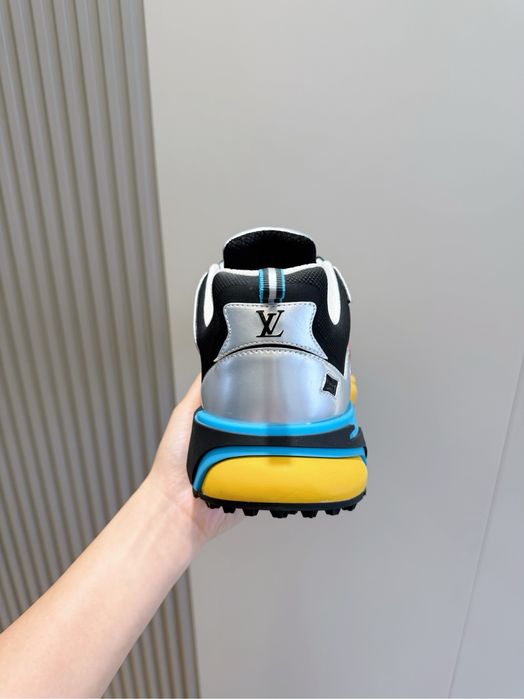 Adidasi Louis Vuitton , calitate premium , pe comanda , noi , 42