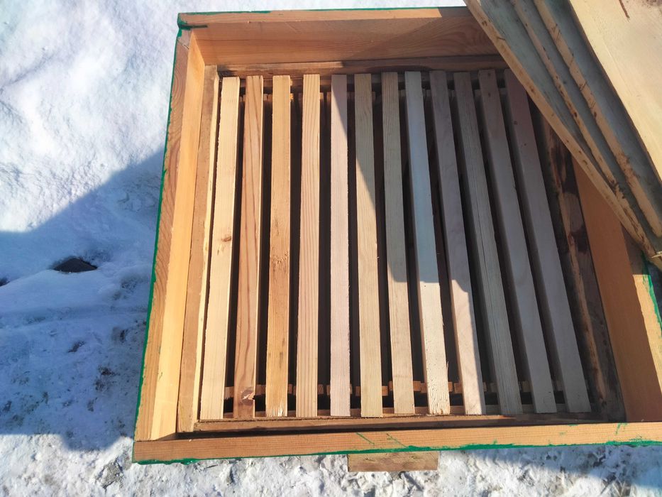 Улей с рамками в комплекте, 12 рамочные