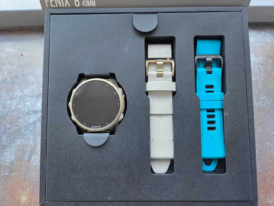Garmin Fenix 8 - 43 мм, AMOLED, Sapphire