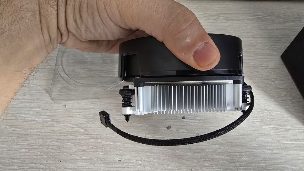 Продам кулер amd на m4