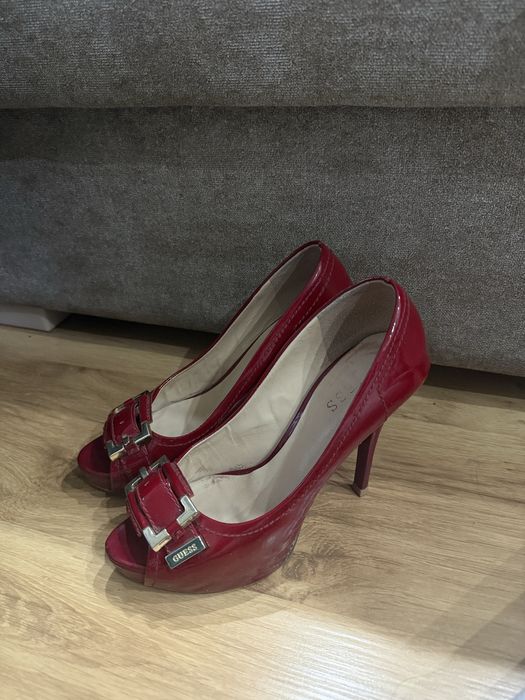 Обувь хорошая туфли guess