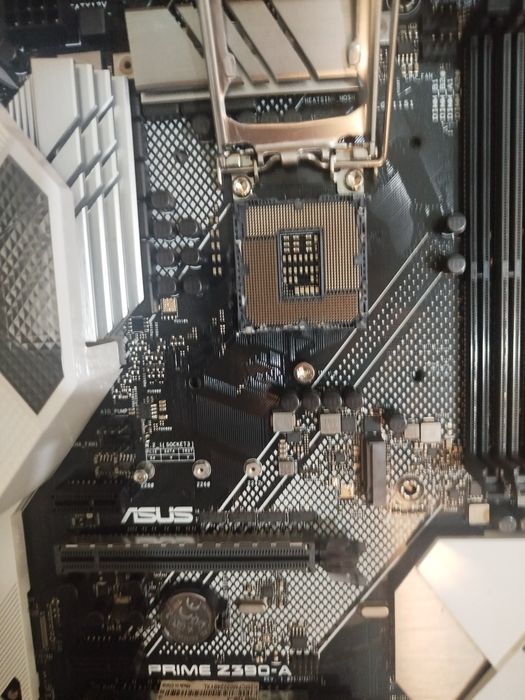 Продаю материнскую плату ASUS PRIME Z390-A на запчасти