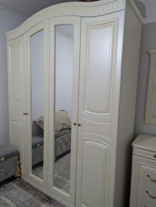 Продам спальный гарнитур