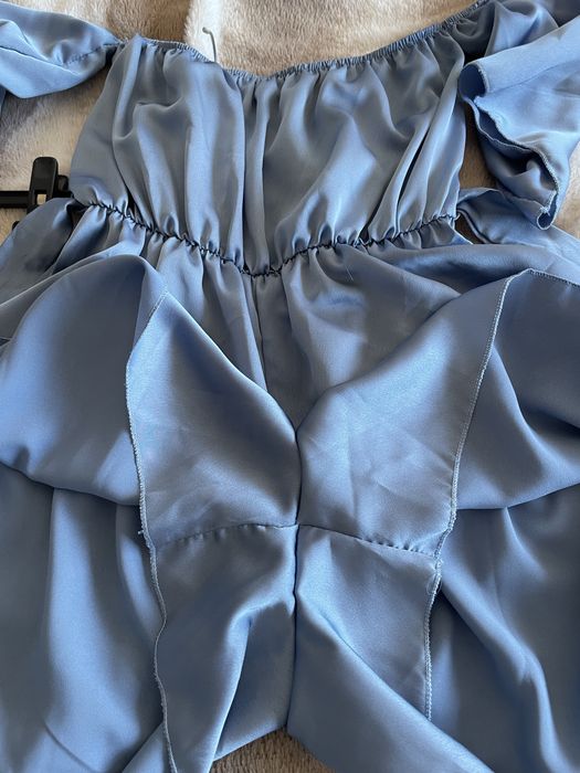 Светлосин гащеризон, наподобяващ рокля