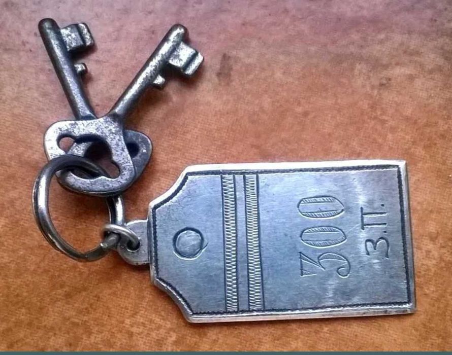 Breloc  argint cu  chei