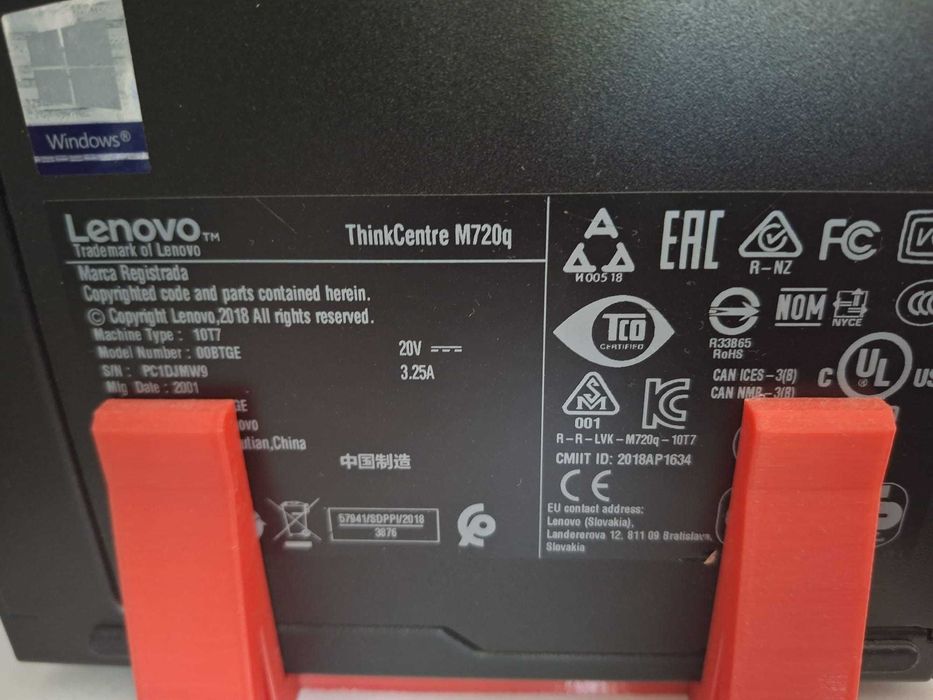 Mini PC-ul Lenovo Think Center M720q - i5 generatia 9, 16 gb ram