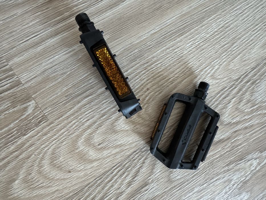 Пластмасови педали за велосипед Cube