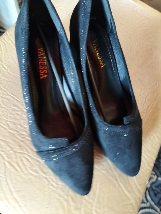 Продам туфли замшевые