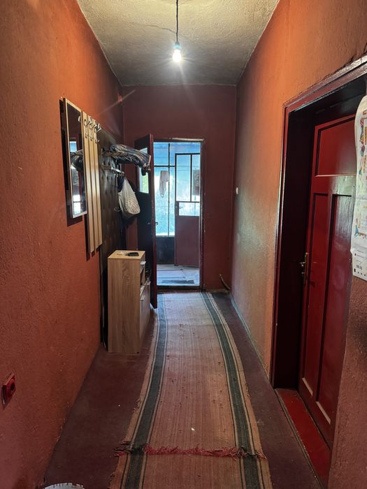 Продавам къща / етаж от къща в гр. Вършец