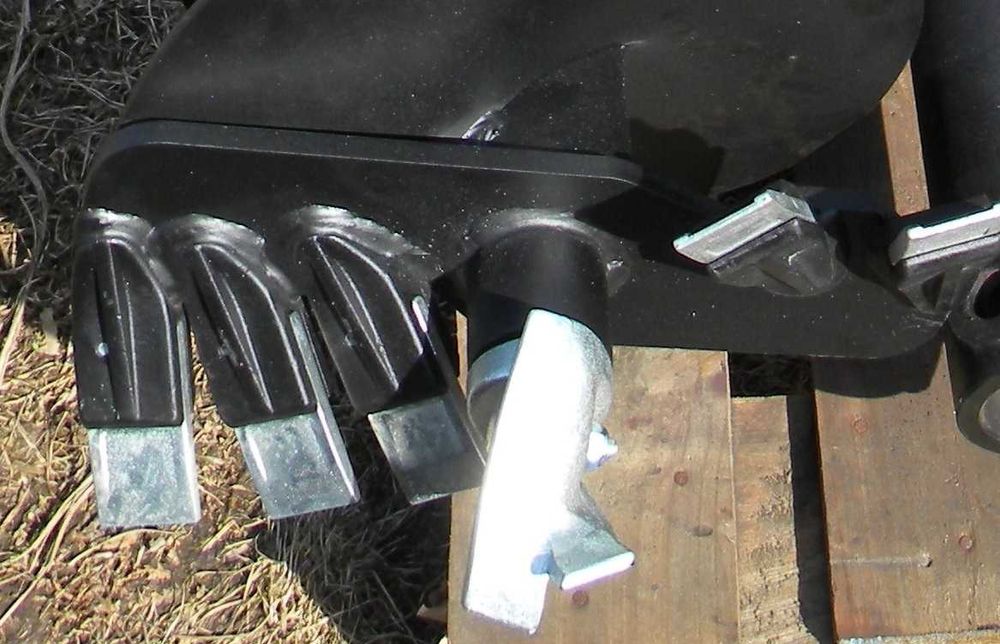 Burghiu de pamant hidraulic Bobcat, Gehl, Komatsu, CAT