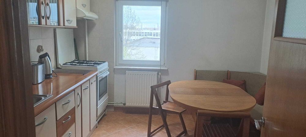 Apartament trei camere Exercitiu, etaj 3/4, liber
