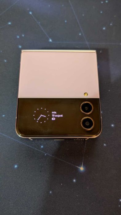 Vând Samsung Galaxy Z Flip4 – 128GB – Bora Purple