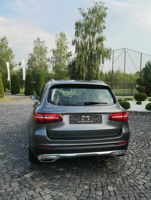 Vand Mercedes GLC 2.2D 4Matic 4x4 an 2017 204CP automat 9G-Tronic