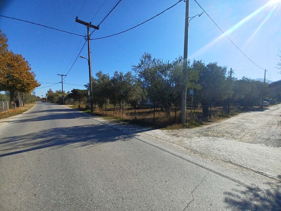 Продава ТОП парцел 300м2 на пътя към плажа Паралия Врасна,Гърция