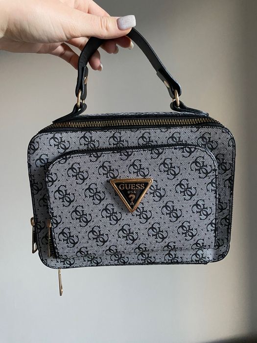 НОВИ  ! Чанти - GUESS