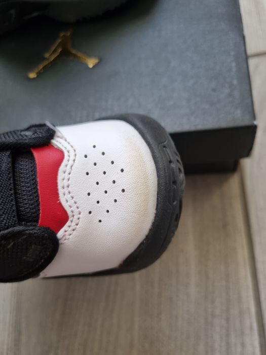 Jordan max aura 4 [21]