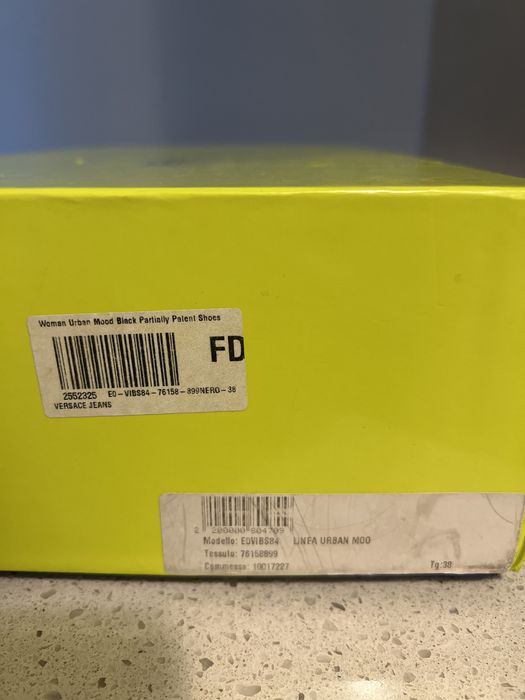 Черни обувки на ток Versace 39