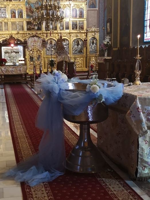 Decor flori cristelnita aranjament  botez băiat - închiriat