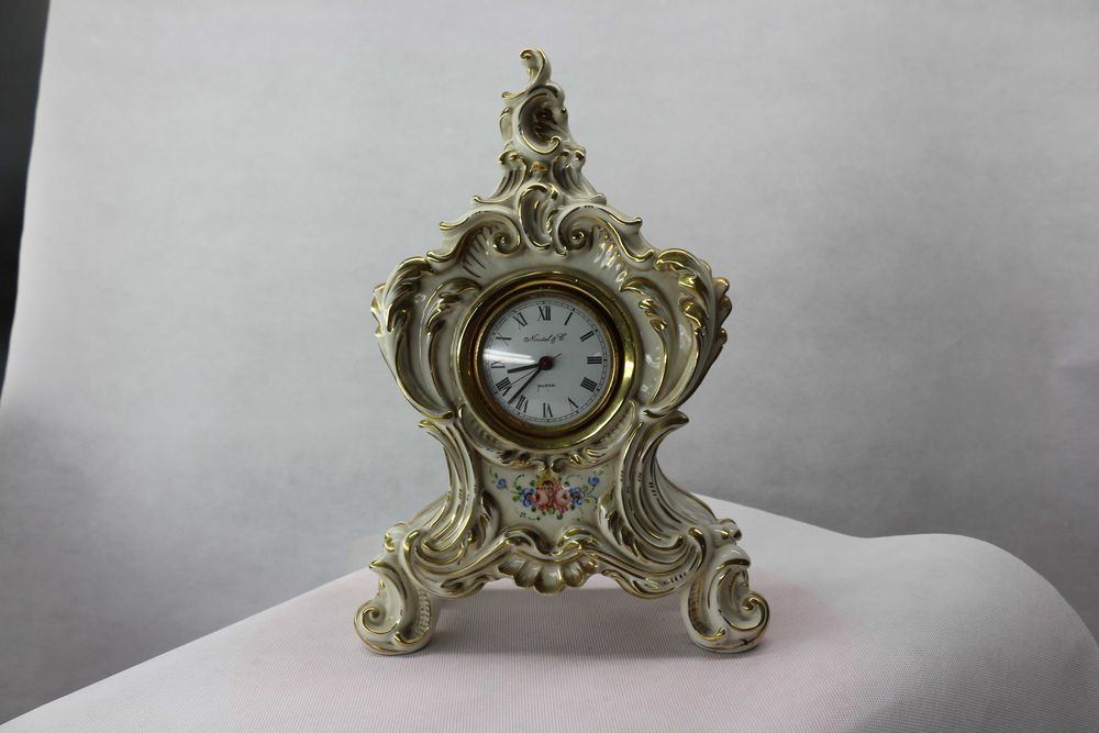 Часы в стиле Барокко из фарфора Capodimonte Италия