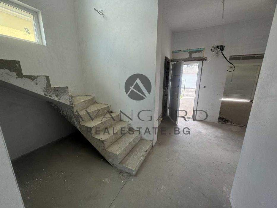 оф.14450 ЛУКСОЗНИ Къщи Първенец