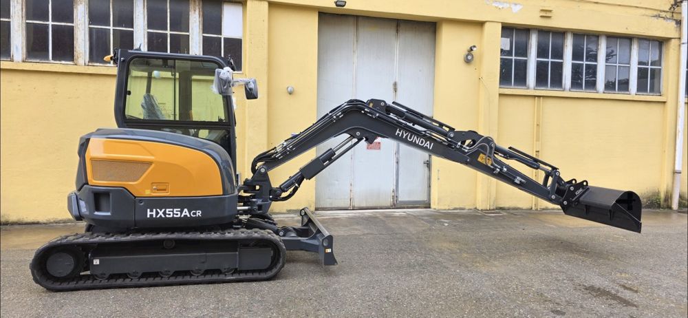 Excavator HYUNDAI HX55A  midi excavator NOU cu ZERO ORE