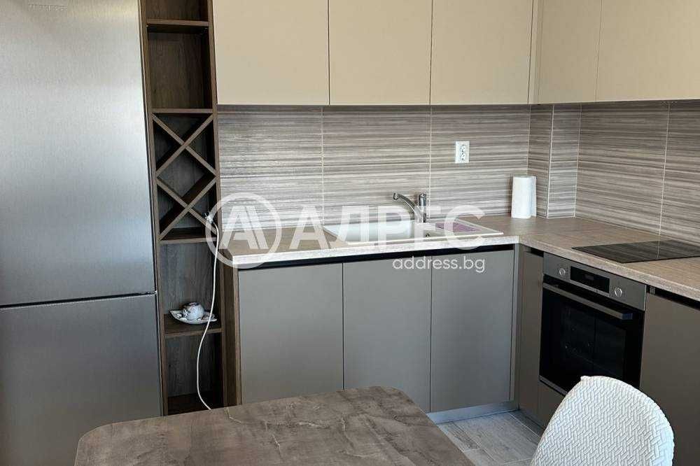 Дава се под наем Тристаен апартамент в Разград, Освобождение - 89 кв.м за 510 € - Снимка #2