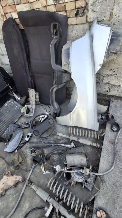 Продаю запчасти на Audi 80