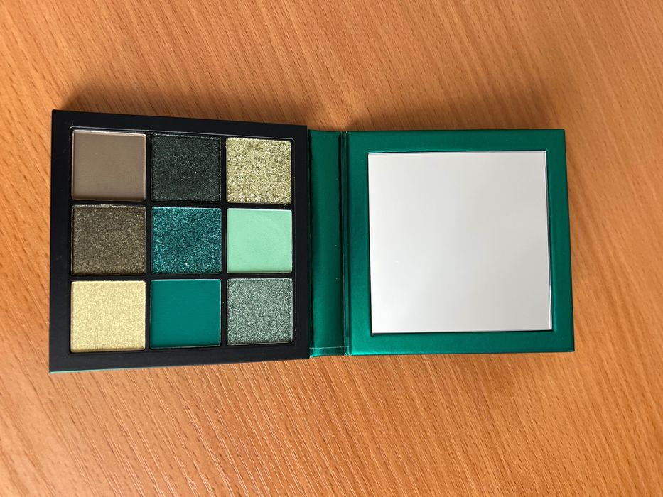 Палетка теней Huda Beauty Emerald Obsessions