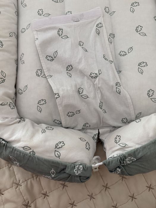 Гнездо SeviBebe Tiny Leaves против рефлукс
