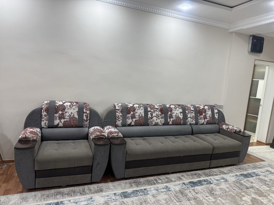 Продам диван с креслом